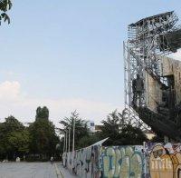 Авторът на паметника пред НДК упорит: По-евтино ще е реновиране, а не демонтаж!
