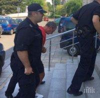 ИЗРОД! Ето го педофила насилвал малки момиченца в асансьор (СНИМКА)