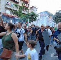 Протестиращите в Асеновград с ултиматум към институциите: Действайте бързо с ромите или ще протестираме до дупка