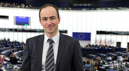 извънредно евродепутат герб изригна руски агенти искат саботират подписването договора добросъседство македония