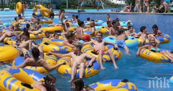 Вадете банските и джапанките! Идват три слънчеви дни през уикенда, но в неделя....