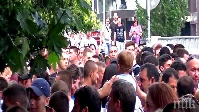 ОТ ПОСЛЕДНИТЕ МИНУТИ! Рокери се включиха в протеста в Асеновград