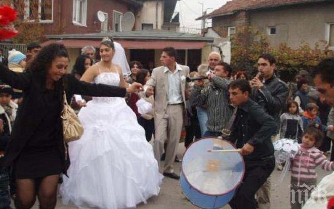 Дупница на бунт заради циганските сватби
