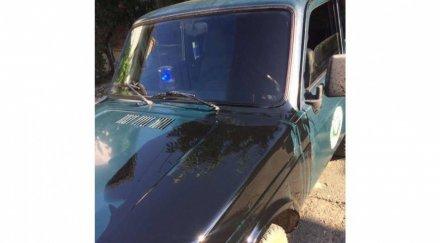 вандали отвиха болтовете горски заляха колата масло