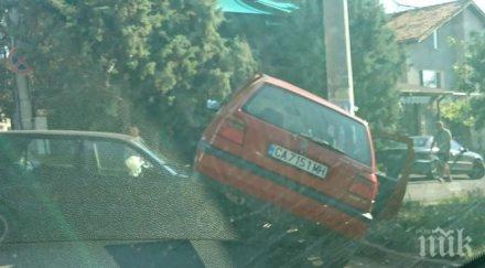 първо пик зрелищна катастрофа искър кола качи друга снимки