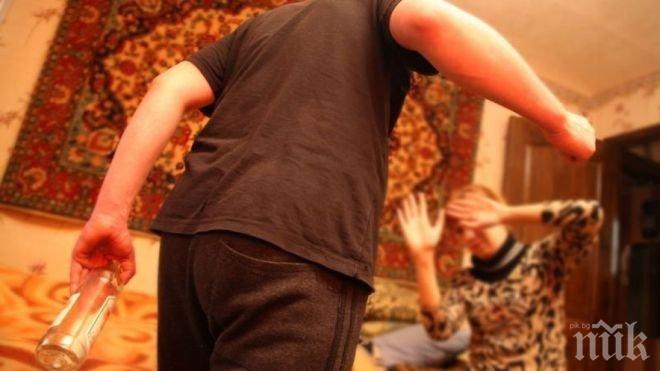 ЗВЕРСТВО! Ревнивец преби до смърт парализираната си съпруга, заради връзките ѝ преди брака им