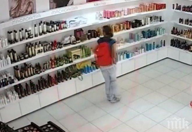 Нагла обирджийка вилнее в Бургас! Краде скъпа козметика (ВИДЕО)