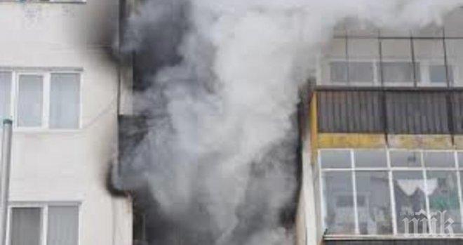 НА КОСЪМ: Баба едва не изгоря жива при пожар във Видин