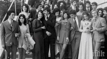 модата зората демокрацията