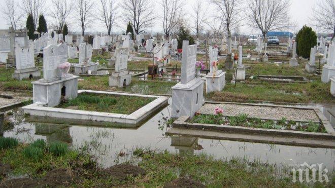 Инцидент в гробището! Почерпен младеж събуди умрелите и се размина на косъм от смъртта! Ето какво направи той снощи...