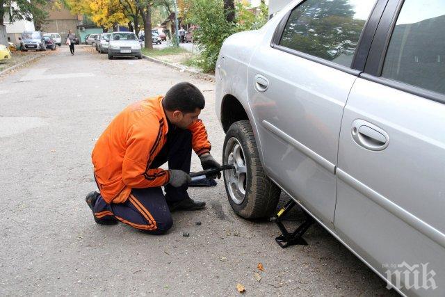 Хулиган троши наред коли в Кючука