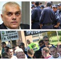 ИЗВЪНРЕДНО ПО ПИК TV! Полицаите изпълниха заканата си - тръгват на протести от София