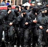 Французите правят изненадващи обиски и затварят джамии със закон