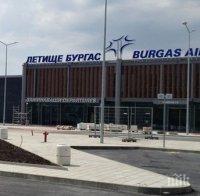 ИЗВЪНРЕДНО В ПИК! Самолет излезе от пистата в Бургас