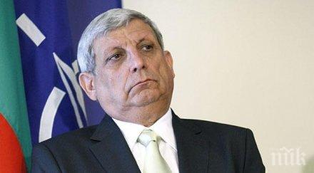 аню ангелов модернизират едновременно вида въоръжени сили