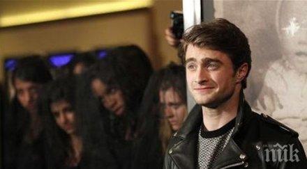 примерен гражданин актьорът даниел радклиф оказал първа помощ пострадал улично нападение мъж лондон