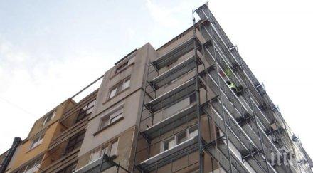 парче саниращ блок падна дете