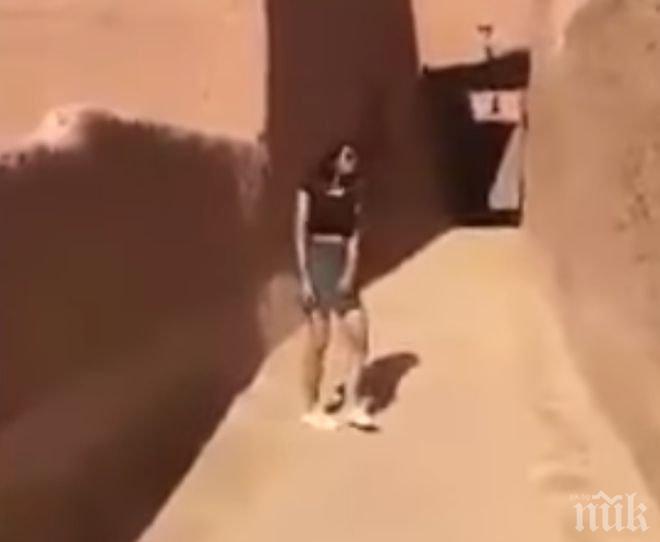 Красавица се разходи с минижуп из историческа забележителност в Саудитска Арабия, арестуваха я (ВИДЕО)