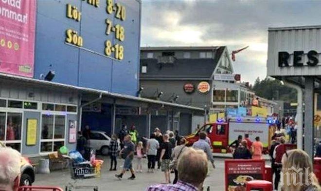 ИЗВЪНРЕДНО! Кола се вряза в магазин в Швеция