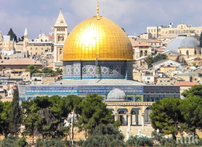Израелските власти няма да махнат металните детектори от Храмовия хълм в Йерусалим