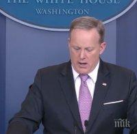 Скандално! Бившият прессекретар на Белия дом Шон Спайсър обвинен в кражба на мини-хладилник