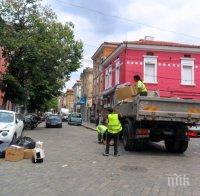 Жестоки санкции в Пловдив! 4 бона глоба за кашони на тротоара