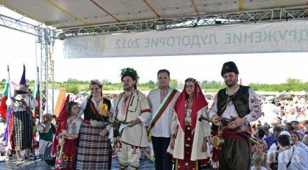 голямата българска сватба събра хиляди родолюбци арбанаси