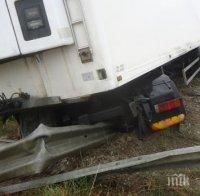 ВНИМАНИЕ! ТИР се обърна на пътя София-Варна до Омуртаг