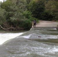 СТРАШНА ТРАГЕДИЯ! Откриха удавено 7-годишното дете в река Вит