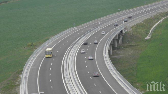 Катастрофа блокира магистрала Струма