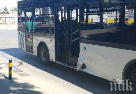 ТЕЖЪК ИНЦИДЕНТ! Шофьор на градския транспорт загубил съзнание и се ударил в къща в Бояна, само водачът е пострадал (ОБНОВЕНА)
