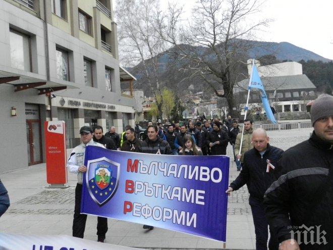 70 полицаи на протест в Гоце Делчев