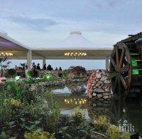 Празнична софра! Поливат договора с Македония в ресторант 