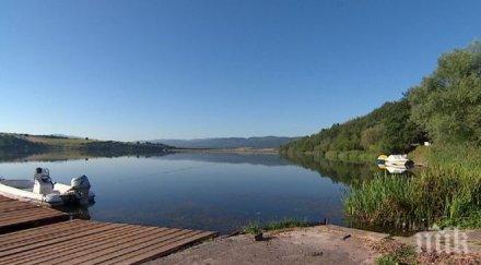 скандално национали българия гребане ловят незаконно риба тренировъчната база