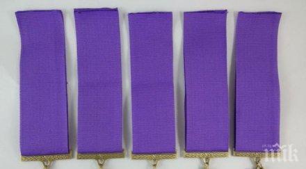 единственият двукратно награждаван кръста виктория британски войник първата световна война обезсмъртен монета лири