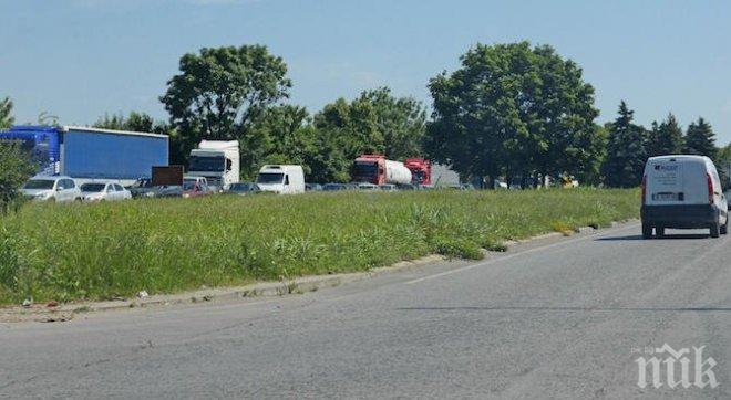 Тапите по морето ни струват 45 бона на ден