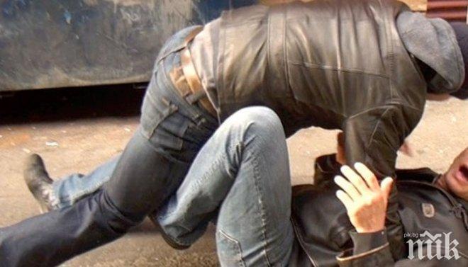 НОВА БРУТАЛНА АГРЕСИЯ! Пребиха зверски малолетно момче на спирка във Велико Търново