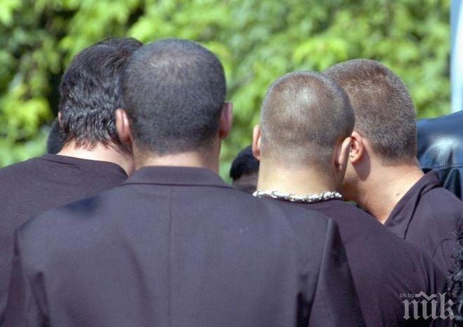 НОВ БИЗНЕС! Ченгета се цанят за мутри по Черноморието