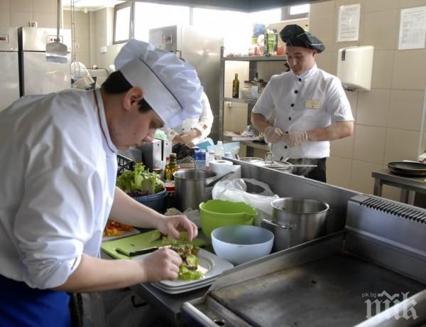 Тревожна тенденция! Работещите в България намаляха с 22 000 за година