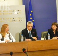 Министерският съвет: Сашо Диков грубо лъже и манипулира