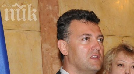 всички шефове енергетиката уволнени заради исканото увеличение тока