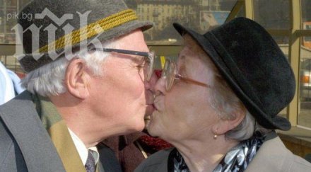 баби булки прецакали нои близо 700 000 лева