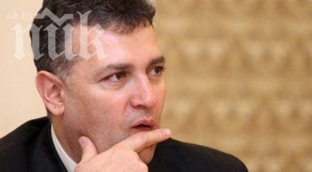 сваленият шеф аец сам поръчах проверката централата