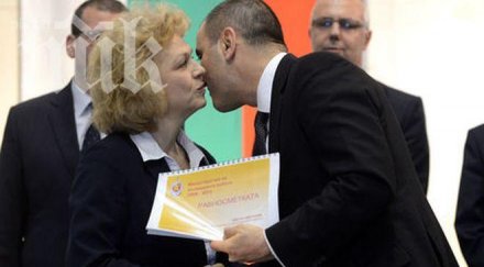 преводачката цветанов спасява флоров