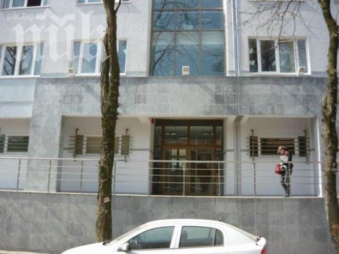 Мъж потроши приемната в пернишката полиция