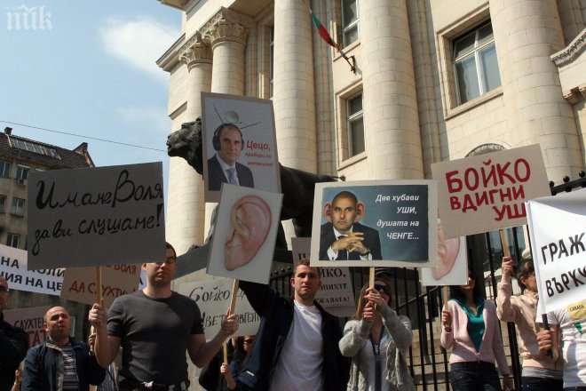 Съветникът на Тато Костадин Чакъров: Живков нареди да подслушват приятелите на сина му