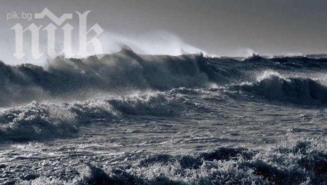 Буря в Черно море промени военни учения