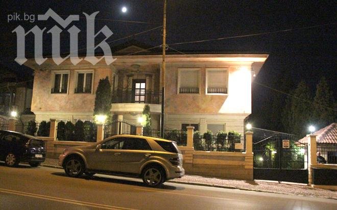 Медиите проспаха освобождаването на Лара