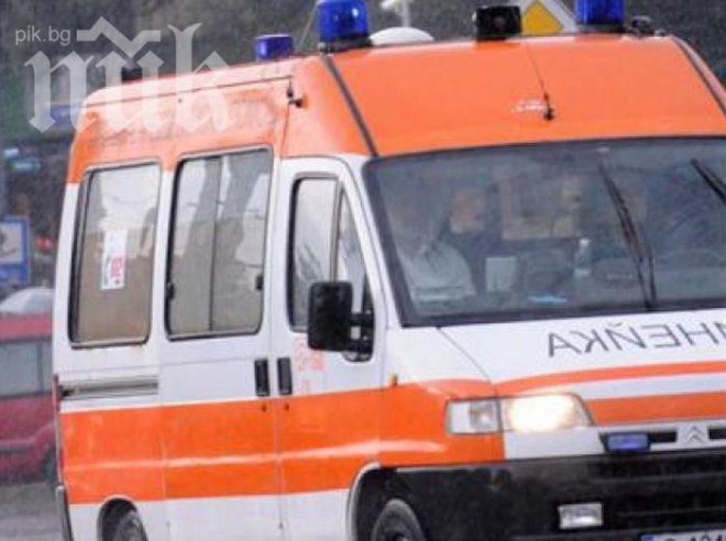 Жена падна от седмия етаж, докато бърше прозорци