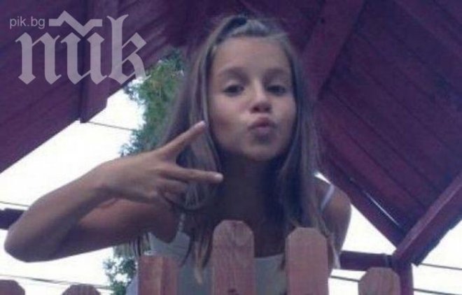 Издирват сив Фолскваген голф, с който Лара е била освободена